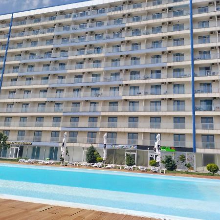 Blaxy Resort Stefi Cu Acces La Piscine Gratuit Douăzeci şi Trei August 外观 照片