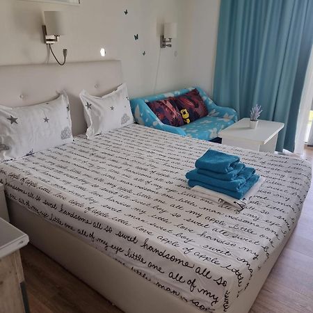 Blaxy Resort Stefi Cu Acces La Piscine Gratuit Douăzeci şi Trei August 外观 照片