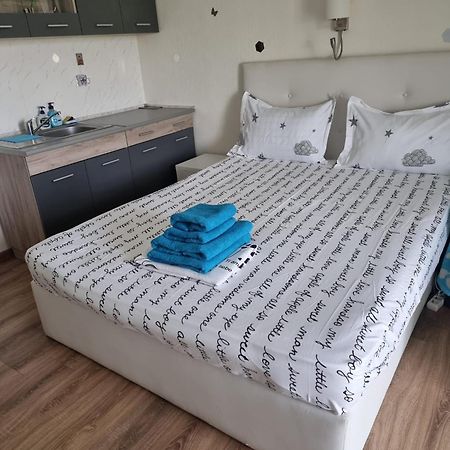 Blaxy Resort Stefi Cu Acces La Piscine Gratuit Douăzeci şi Trei August 外观 照片