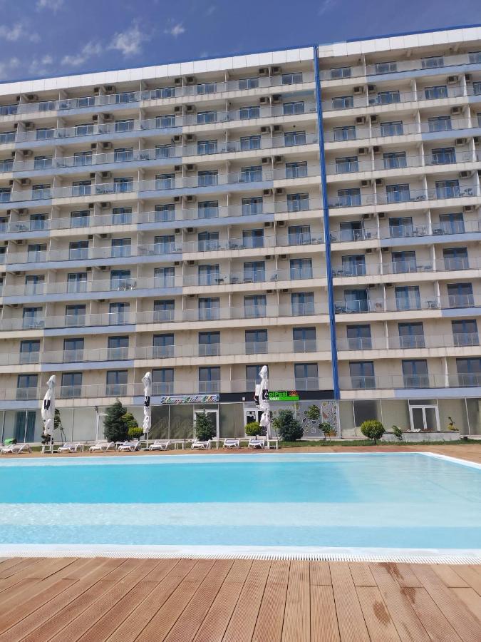 Blaxy Resort Stefi Cu Acces La Piscine Gratuit Douăzeci şi Trei August 外观 照片