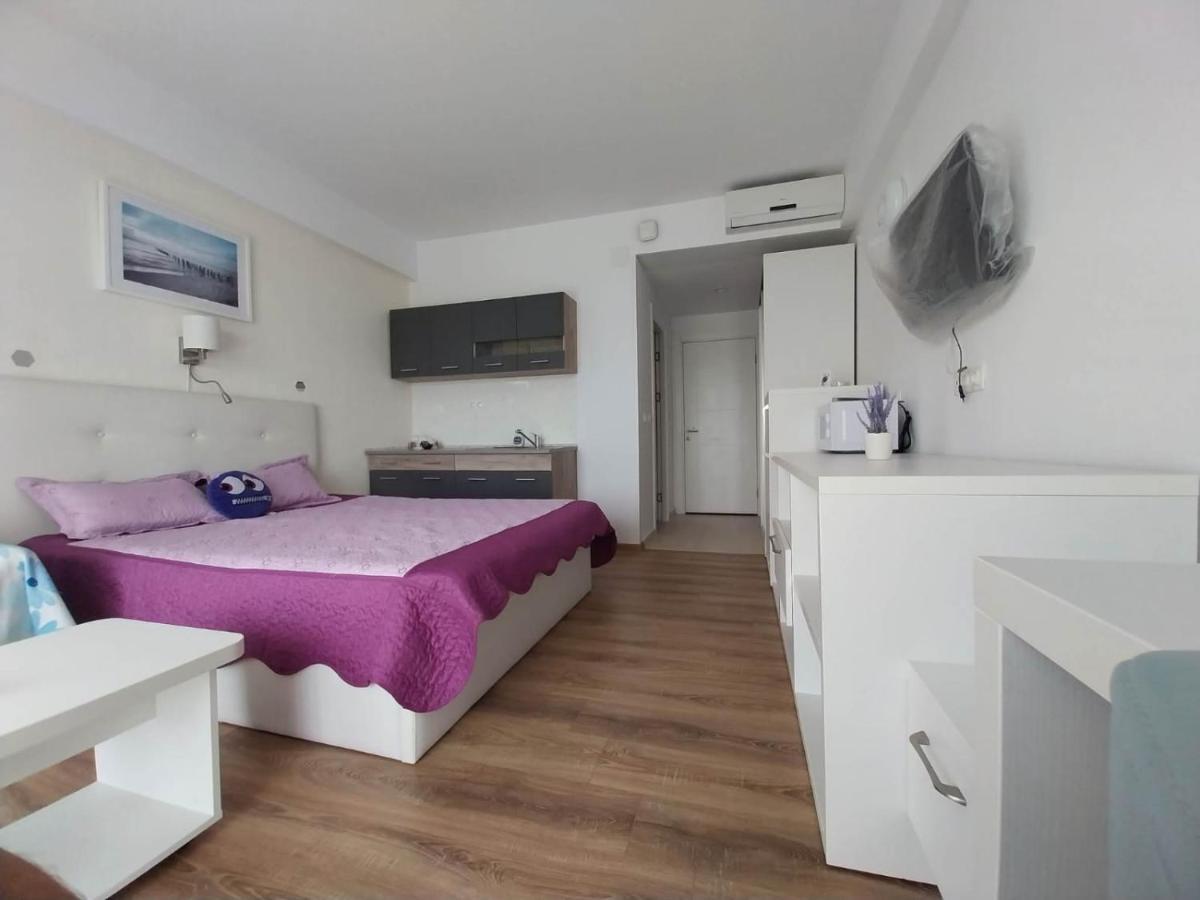 Blaxy Resort Stefi Cu Acces La Piscine Gratuit Douăzeci şi Trei August 外观 照片