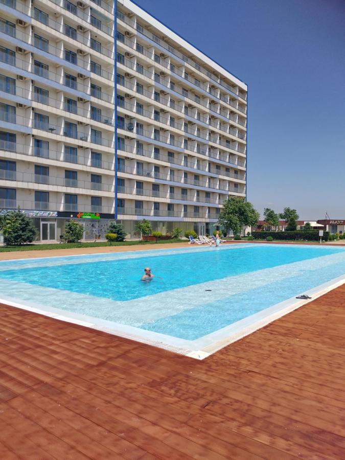 Blaxy Resort Stefi Cu Acces La Piscine Gratuit Douăzeci şi Trei August 外观 照片