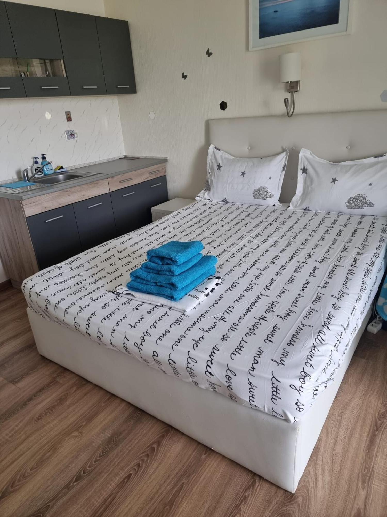 Blaxy Resort Stefi Cu Acces La Piscine Gratuit Douăzeci şi Trei August 外观 照片